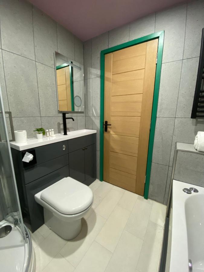 Aaron Wise - 51 Fitzhamon Apartments Cardiff Zewnętrze zdjęcie