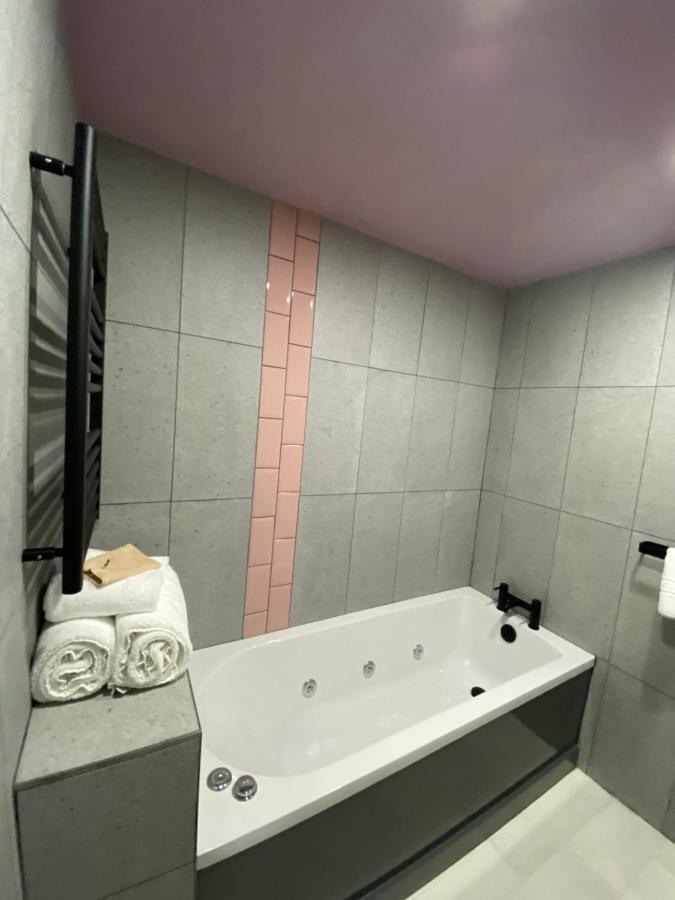 Aaron Wise - 51 Fitzhamon Apartments Cardiff Zewnętrze zdjęcie