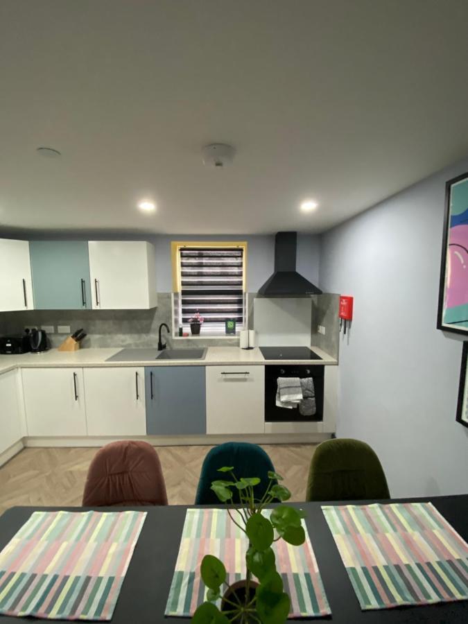 Aaron Wise - 51 Fitzhamon Apartments Cardiff Zewnętrze zdjęcie